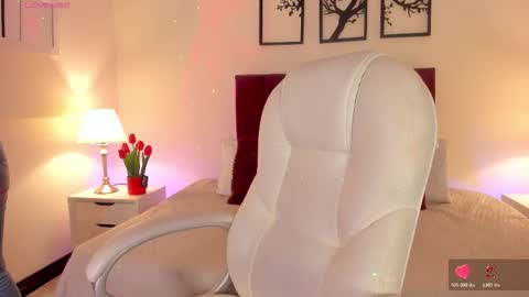 Bella Castillo online show from 12-16-25, 12:43