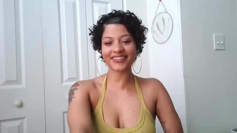 Snapshot of missjuulz chatting on 12-17-25, 08:48 Juulz online show from 12-17-25, 08:48