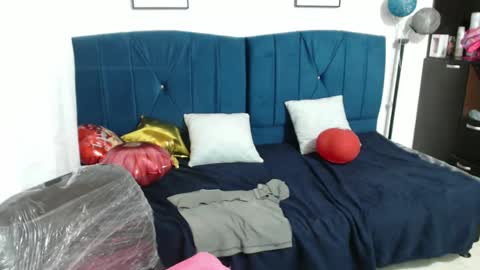 misskarol18 online show from 02-13-25, 07:31