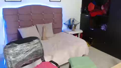 misskarol18 online show from 02-21-25, 06:04
