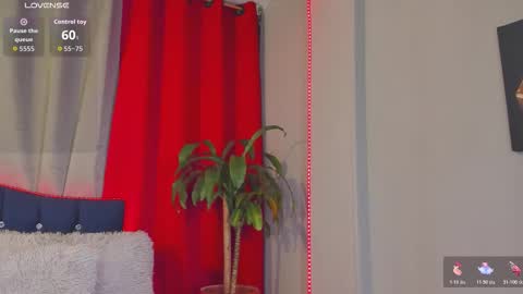 Snapshot of misskassandraa_ chatting on 10-25-25, 01:57 kassandra lazcano online show from 10-25-25, 01:57