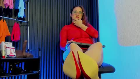 misskathyfox online show from 11-22-25, 07:35