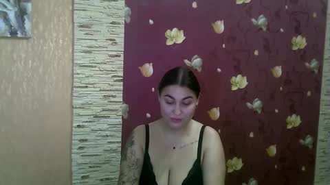 Lisa online show from 12-10-24, 01:22