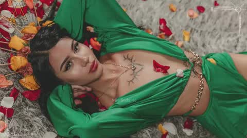 Snapshot of misslinda_ chatting on 02-22-25, 08:40 Linda  online show from 02-22-25, 08:40