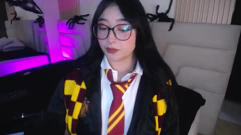 Miss Loise online show from 10-31-25, 04:02