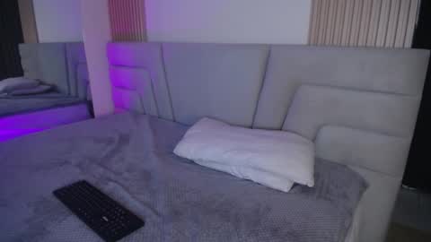 Miss Loise online show from 11-15-25, 03:15