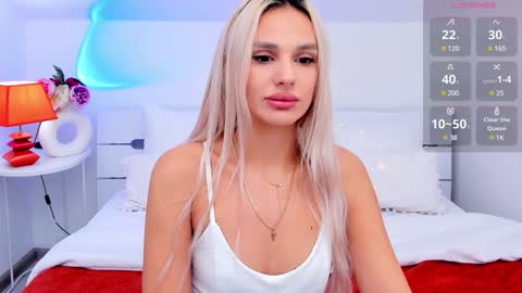 Snapshot of misslou_ chatting on 12-03-24, 06:26 Lou online show from 12-03-24, 06:26