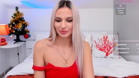 Snapshot of misslou_ chatting on 12-25-24, 10:06 Lou online show from 12-25-24, 10:06