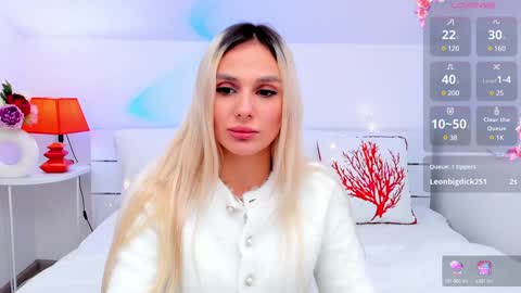 Snapshot of misslou_ chatting on 02-04-25, 12:55 Lou online show from 02-04-25, 12:55