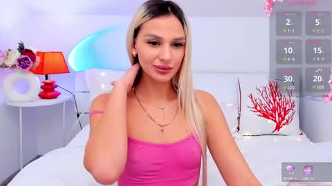 Snapshot of misslou_ chatting on 02-15-25, 09:49 Lou online show from 02-15-25, 09:49