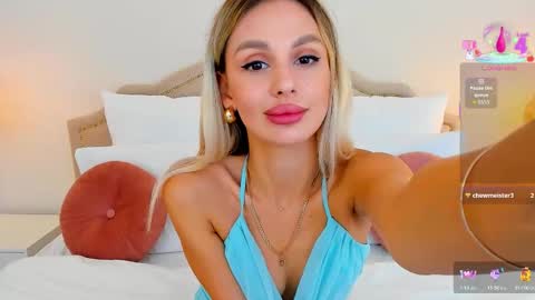 Snapshot of misslou_ chatting on 10-18-25, 05:32 Lou online show from 10-18-25, 05:32