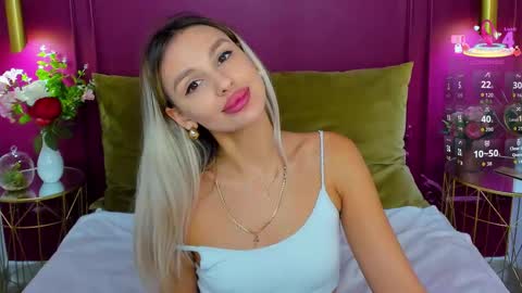 Snapshot of misslou_ chatting on 11-09-25, 06:12 Lou online show from 11-09-25, 06:12