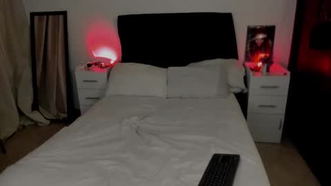 Lucye Robbie online show from 09-14-25, 02:11