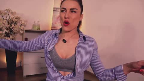 Lullu online show from 11-22-25, 02:49