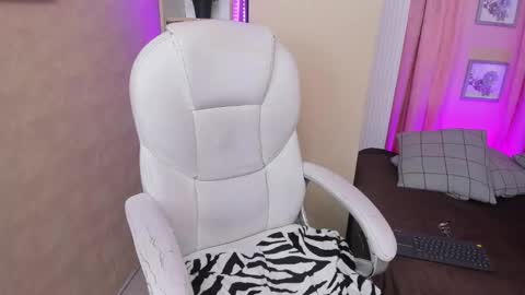 Snapshot of misslynn_ chatting on 03-07-25, 04:13 i am lyn online show from 03-07-25, 04:13