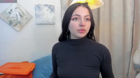 Snapshot of misslynn_ chatting on 11-10-25, 02:32 i am lyn online show from 11-10-25, 02:32