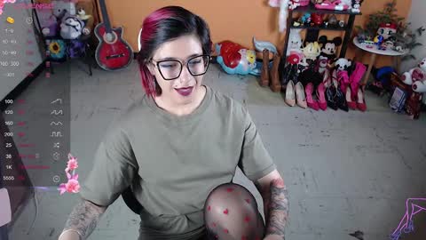 Miss Mia online show from 12-15-24, 08:36