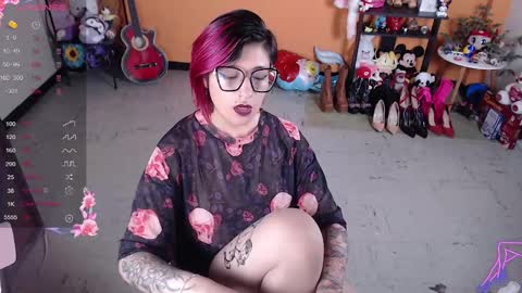 Miss Mia online show from 12-16-24, 08:26