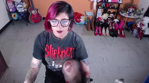 Miss Mia online show from 12-19-24, 07:51