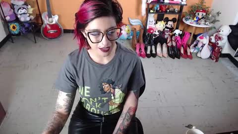 Miss Mia online show from 12-22-24, 02:49