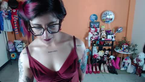 Miss Mia online show from 12-29-24, 04:19