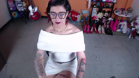 Miss Mia online show from 01-03-25, 01:25