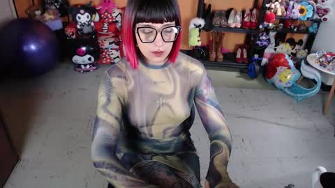 Miss Mia online show from 11-06-25, 01:45