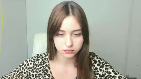 Mia online show from 11-12-25, 12:49