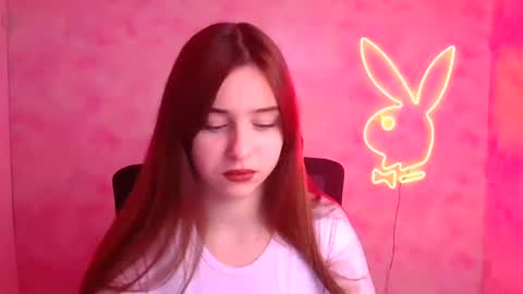 Mia online show from 11-14-25, 06:39