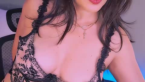 Snapshot of missmina chatting on 11-02-25, 02:58 Mina online show from 11-02-25, 02:58