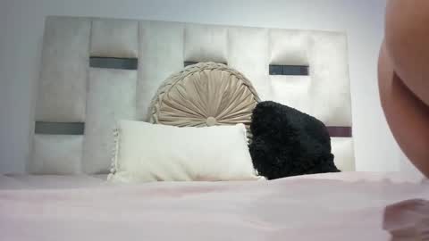 missnatasha05 online show from 09-18-25, 10:12