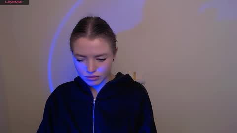 Snapshot of missoliviaa_ chatting on 10-30-25, 09:00 Olivia online show from 10-30-25, 09:00