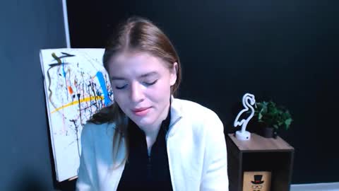 Snapshot of missoliviaa_ chatting on 11-21-25, 05:00 Olivia online show from 11-21-25, 05:00