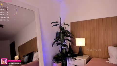 Emma Prada online show from 10-27-25, 11:47
