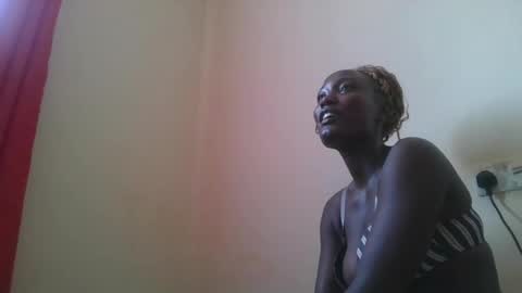 Snapshot of missprettygal chatting on 03-03-25, 12:37 pretty gal online show from 03-03-25, 12:37