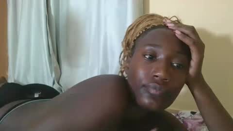 Snapshot of missprettygal chatting on 03-08-25, 11:18 pretty gal online show from 03-08-25, 11:18