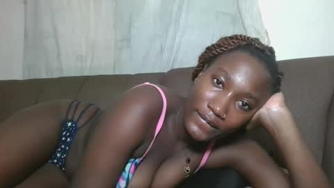 Snapshot of missprettygal chatting on 09-17-25, 07:10 pretty gal online show from 09-17-25, 07:10