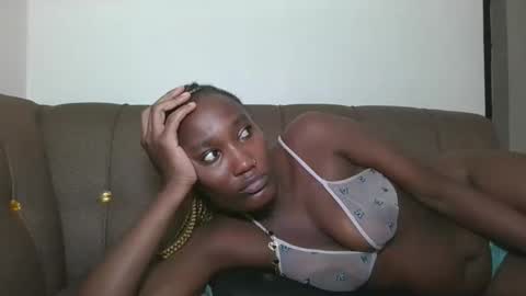 Snapshot of missprettygal chatting on 09-26-25, 05:44 pretty gal online show from 09-26-25, 05:44