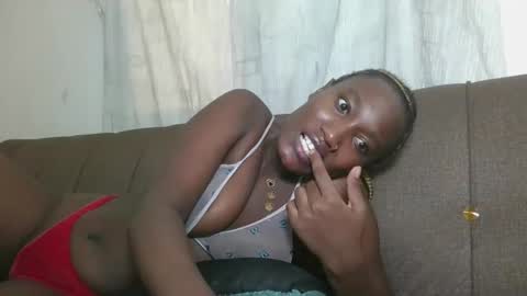 Snapshot of missprettygal chatting on 09-29-25, 06:29 pretty gal online show from 09-29-25, 06:29