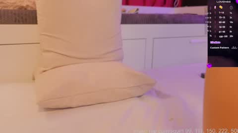 missqueenlust online show from 01-11-25, 06:03