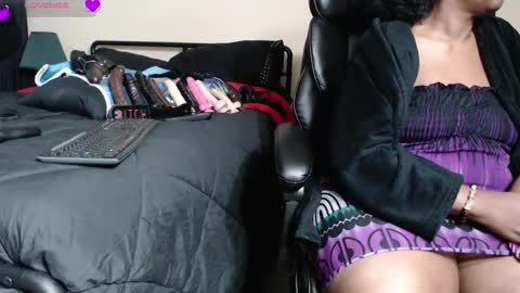 Snapshot of misstajaa chatting on 11-06-25, 04:02 MissTajaa online show from 11-06-25, 04:02