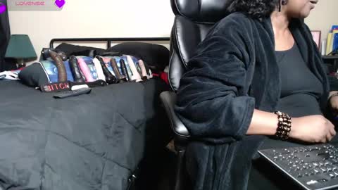 Snapshot of misstajaa chatting on 11-17-25, 08:25 MissTajaa online show from 11-17-25, 08:25