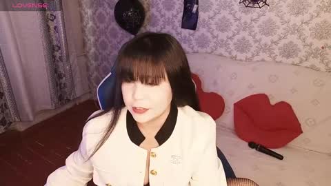 Snapshot of missvalday chatting on 10-27-25, 05:22 Val online show from 10-27-25, 05:22