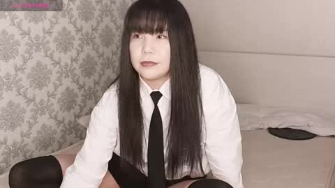 Snapshot of missvalday chatting on 11-17-25, 05:35 Val online show from 11-17-25, 05:35