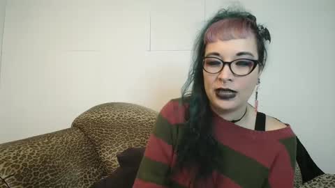 Missy Dee online show from 12-14-24, 07:18