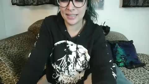 Missy Dee online show from 10-17-25, 07:00