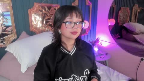 Snapshot of missy_taylor_ chatting on 12-10-24, 01:32 Missy online show from 12-10-24, 01:32