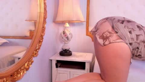 Snapshot of missy_taylor_ chatting on 12-11-24, 08:28 Missy online show from 12-11-24, 08:28