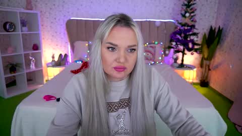 Snapshot of missyymarty chatting on 12-18-25, 08:53 missyymarty online show from 12-18-25, 08:53