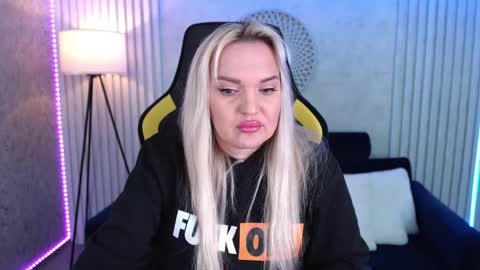 missyymarty online show from 04-11-26, 07:02